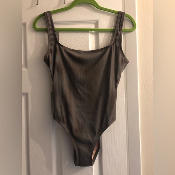Madewell Second Wave Square Neck Tank swimsuit size M faded palm 🎉Host Pick🎉 - Picture 3 of 10